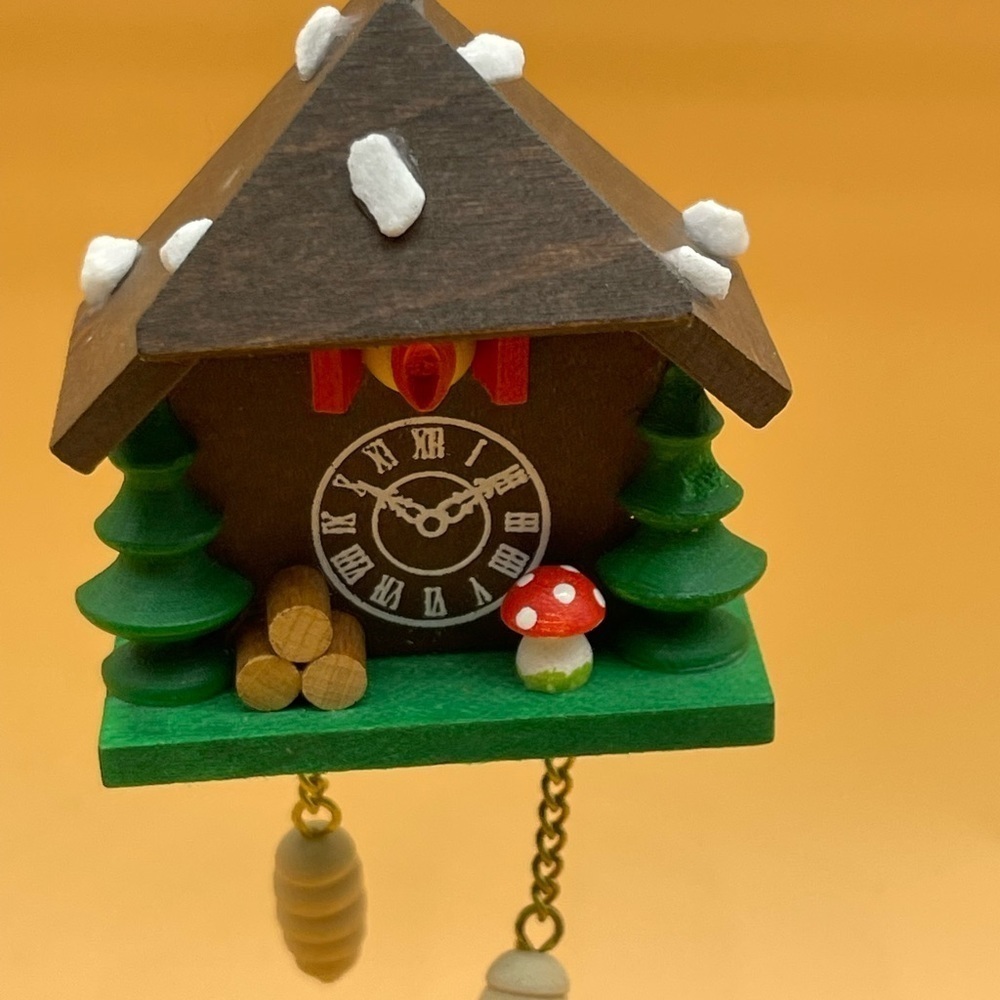 Vintage Christmas Cuckoo Clock Mushroom Ornament - Picture 6 of 12